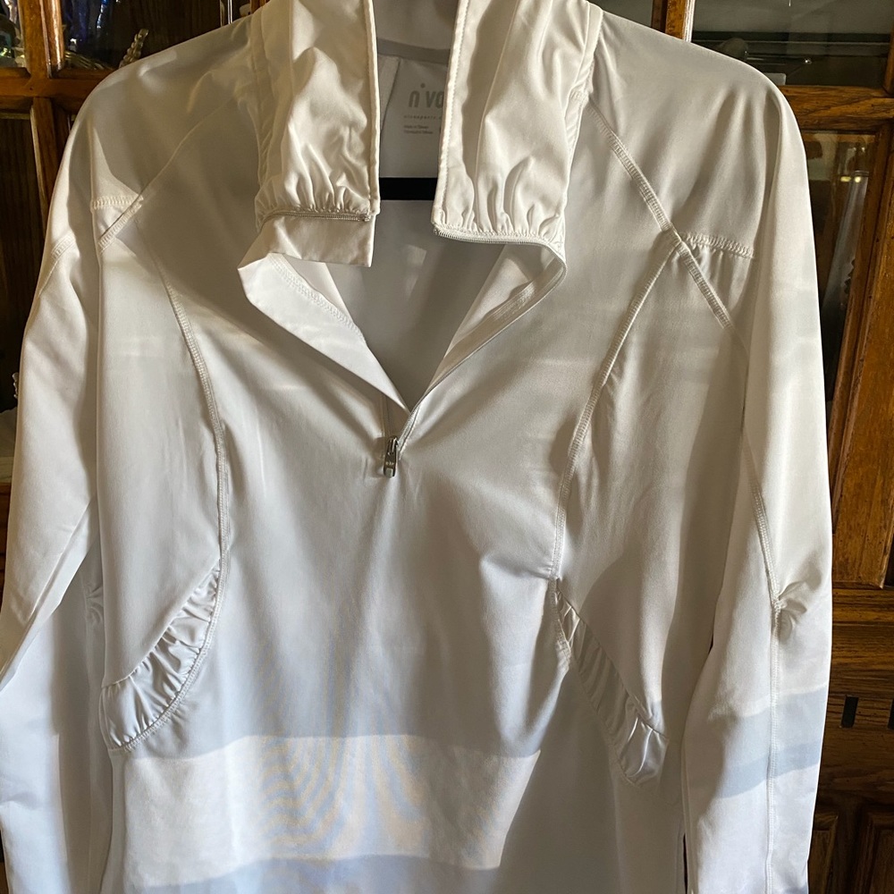 Nivo women’s golf pullover
